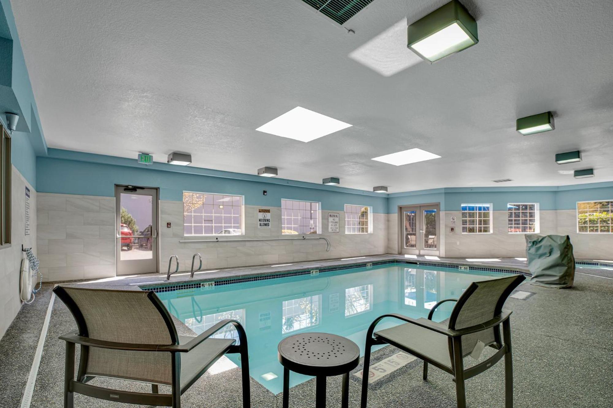 Holiday Inn Express Hotel & Suites Portland - Jantzen Beach By Ihg Buitenkant foto