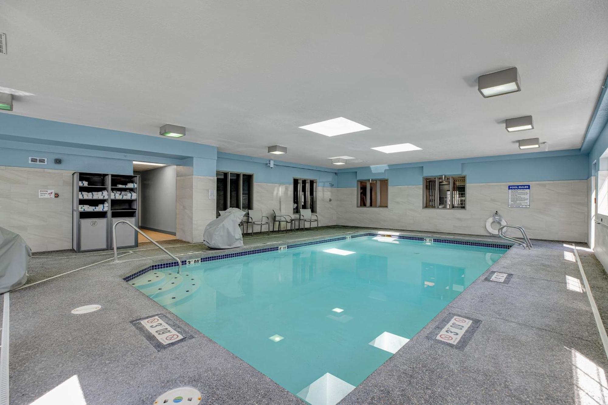 Holiday Inn Express Hotel & Suites Portland - Jantzen Beach By Ihg Buitenkant foto