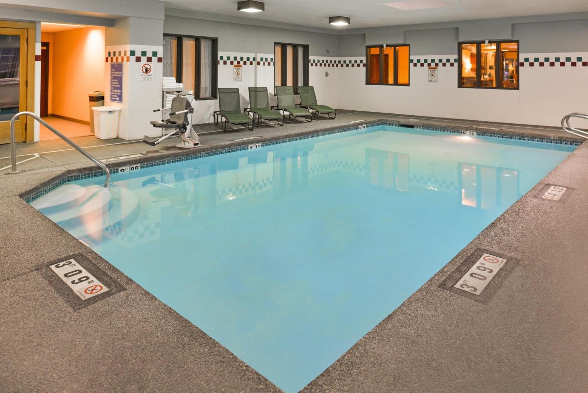 Holiday Inn Express Hotel & Suites Portland - Jantzen Beach By Ihg Buitenkant foto