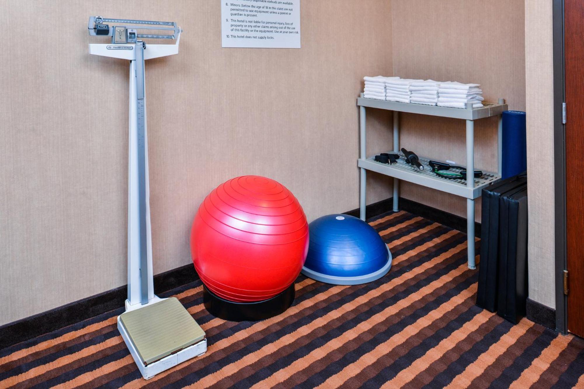 Holiday Inn Express Hotel & Suites Portland - Jantzen Beach By Ihg Buitenkant foto